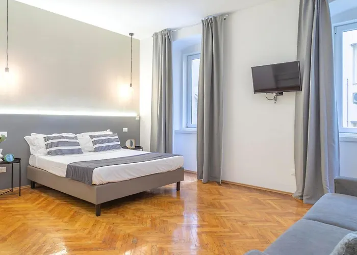 Elegante Vicino Stazione - Grey Apartmán *